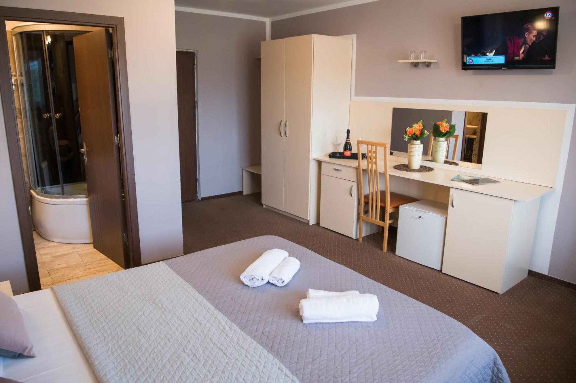 Mbi Travel Inn Craiova Exterior photo