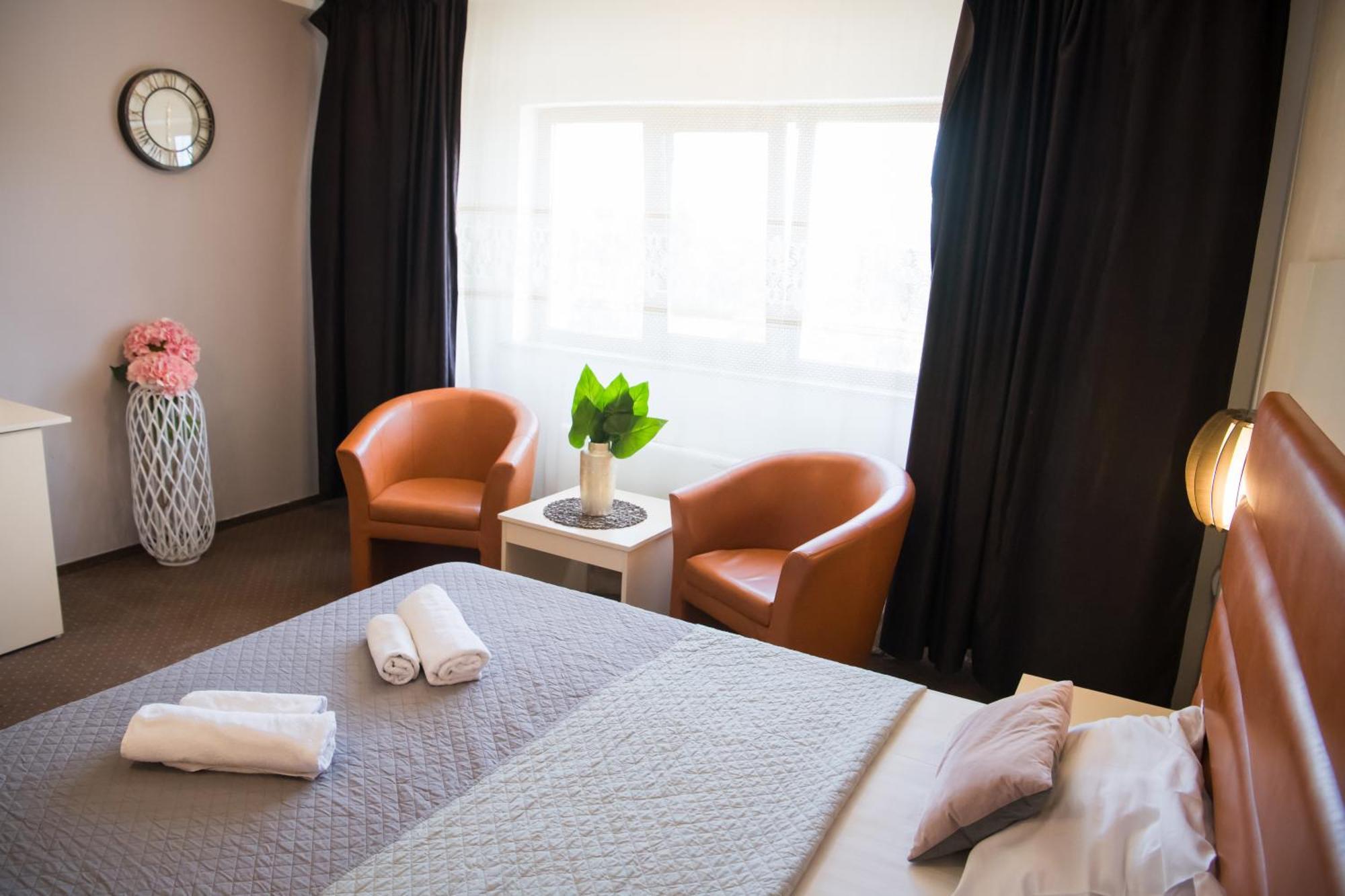 Mbi Travel Inn Craiova Exterior photo