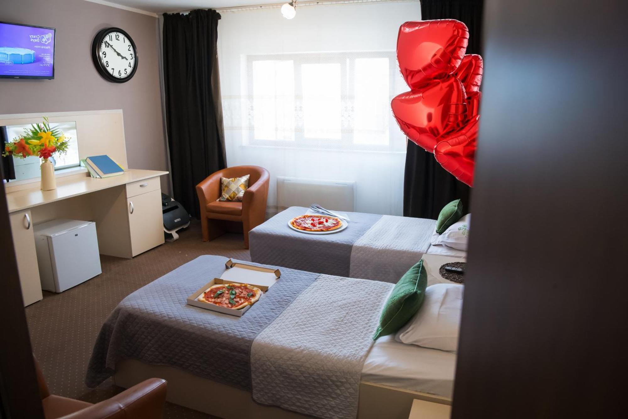 Mbi Travel Inn Craiova Exterior photo